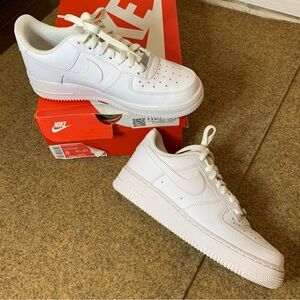 NIB Nike Air Force 1 '07 EasyOn Size Men’s 7 | Women’s 8.5 Retail Price $115.00
